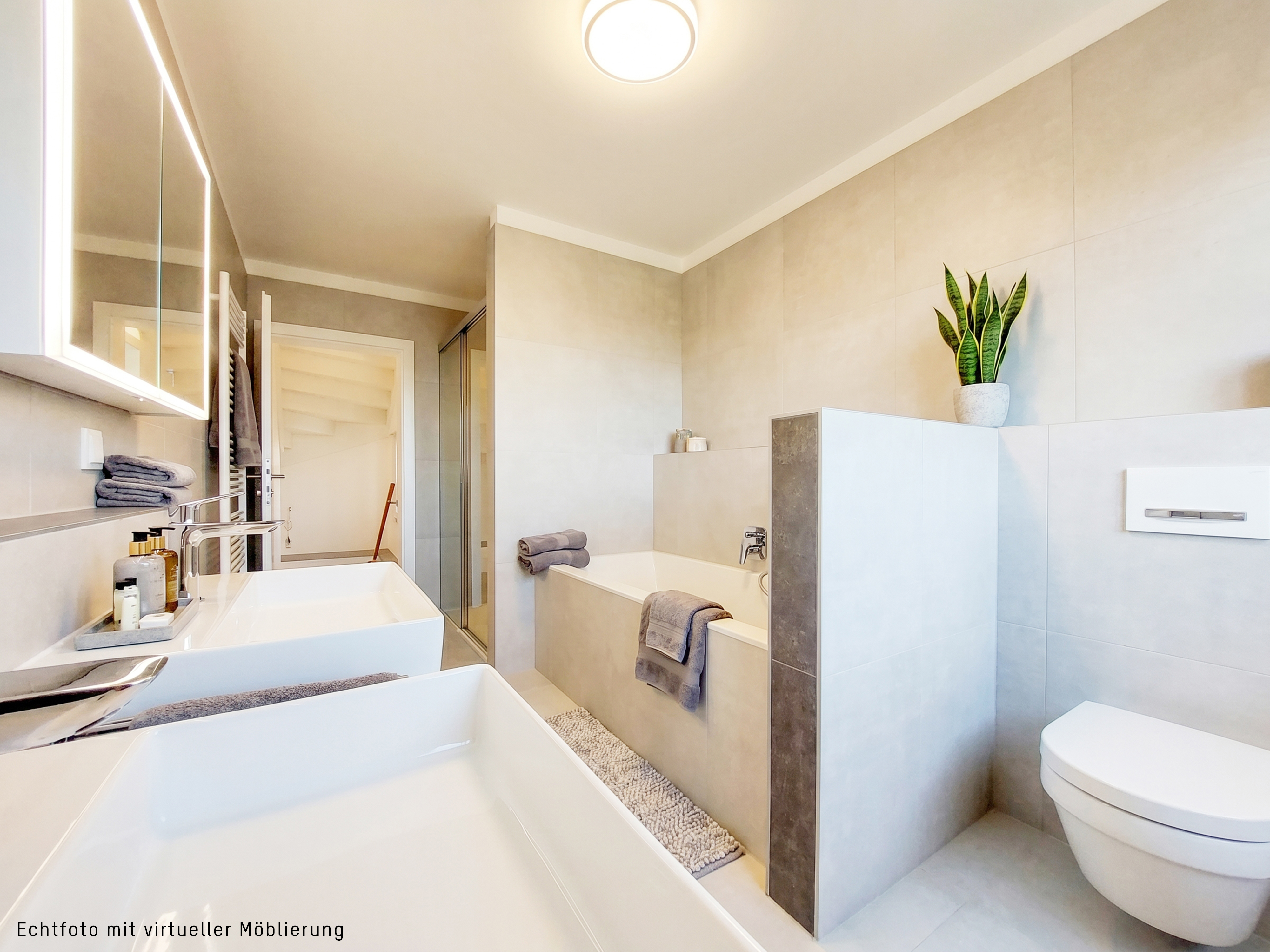 03_Ruzickagasse 21_H2_Bad mit Dusche, Badewanne und WC.jpg