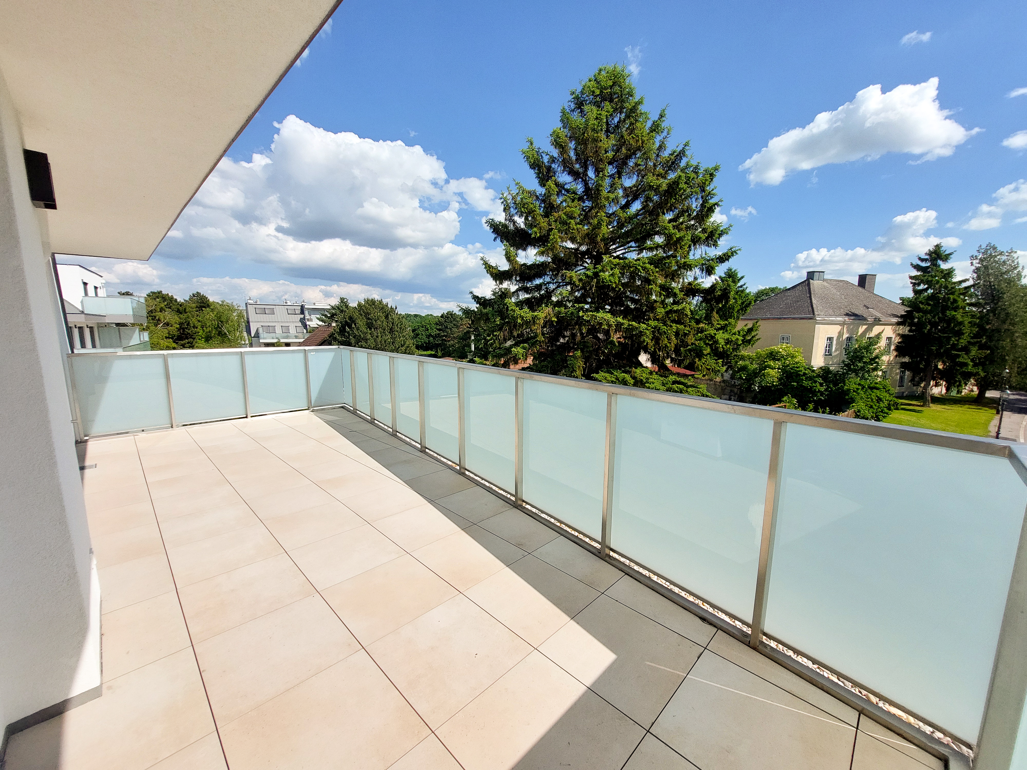 Balkonfoto von der Lobaugasse 25