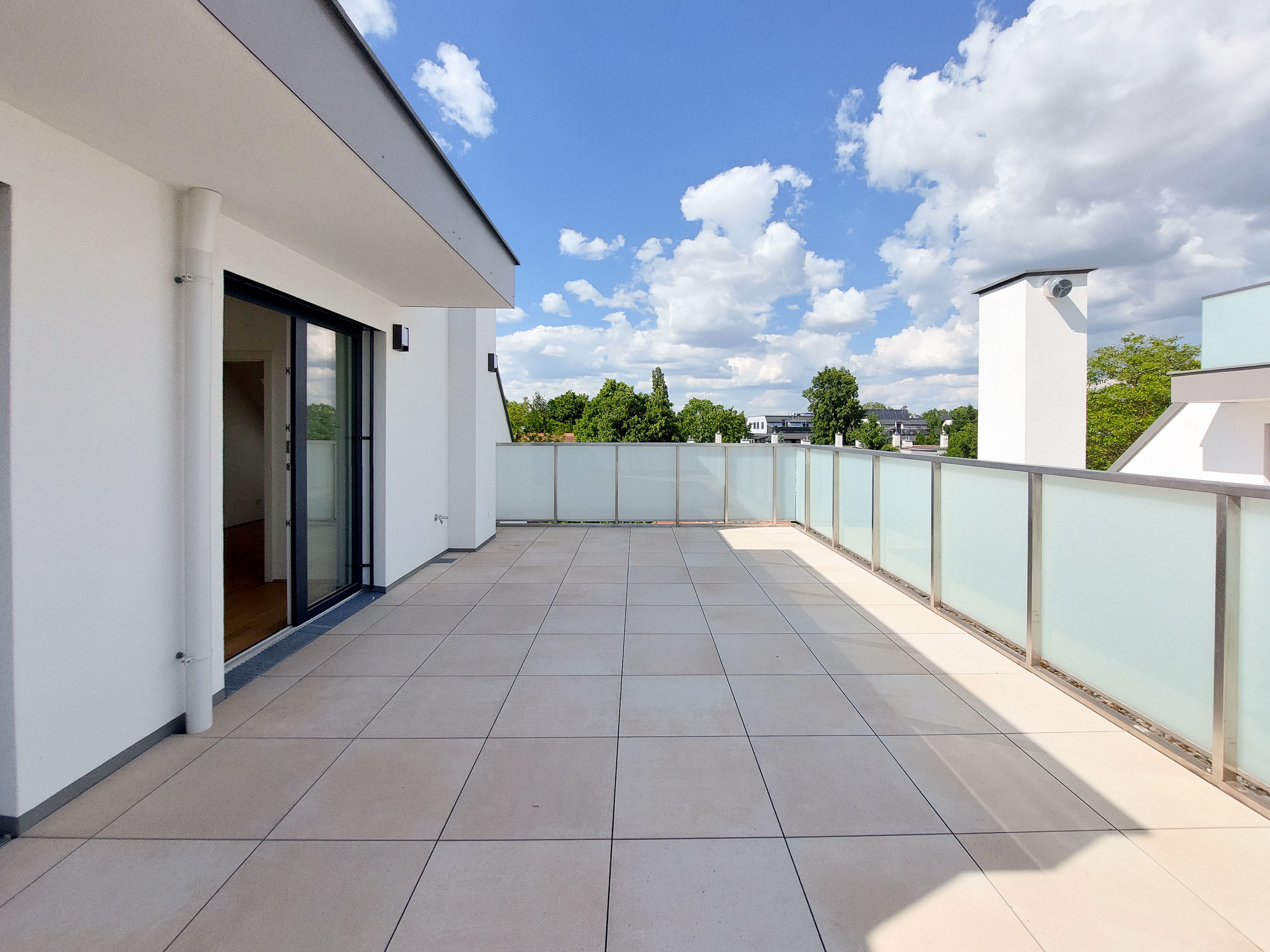 Balkonfoto von der Lobaugasse 25