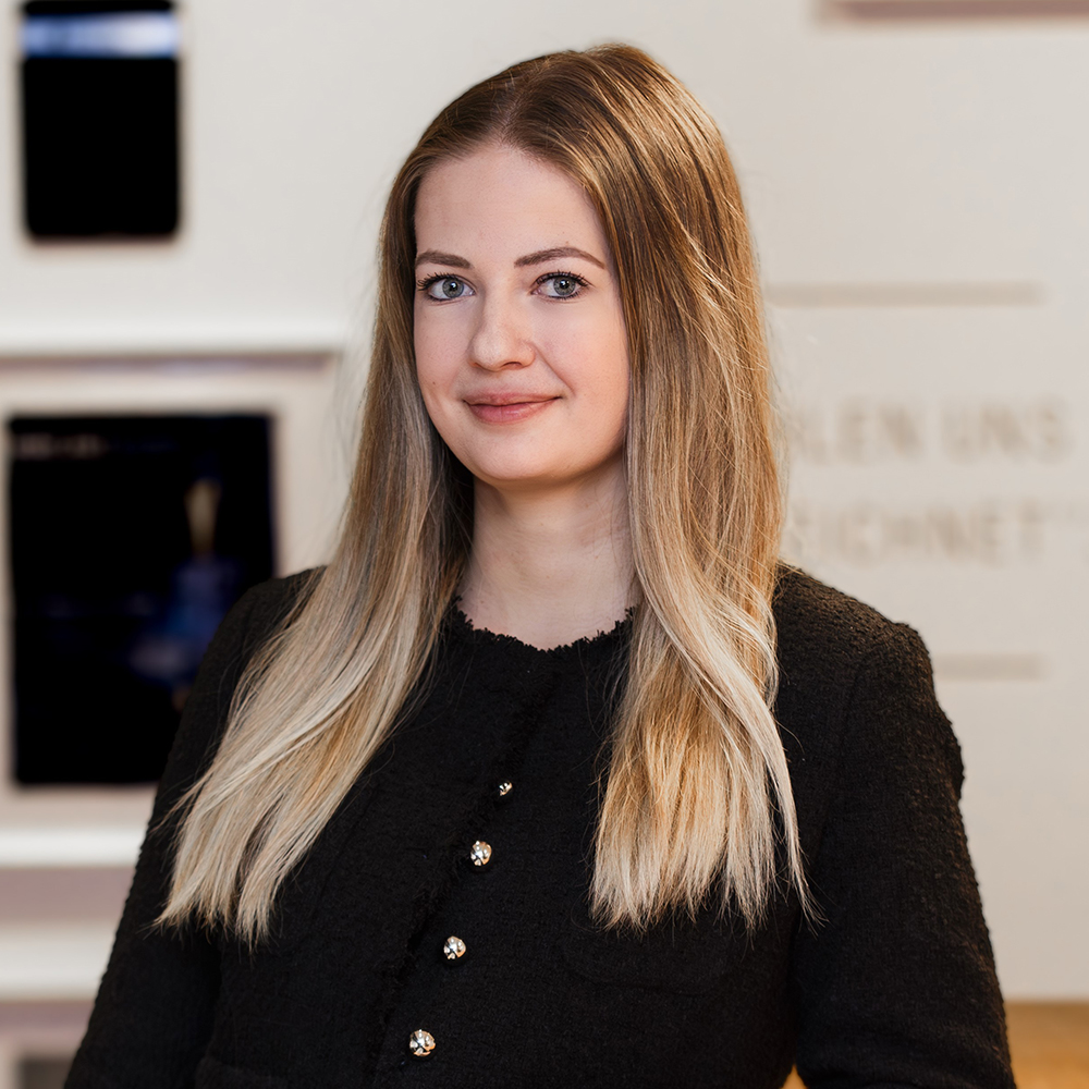 MA_1000x1000pxAlina Paris.jpg