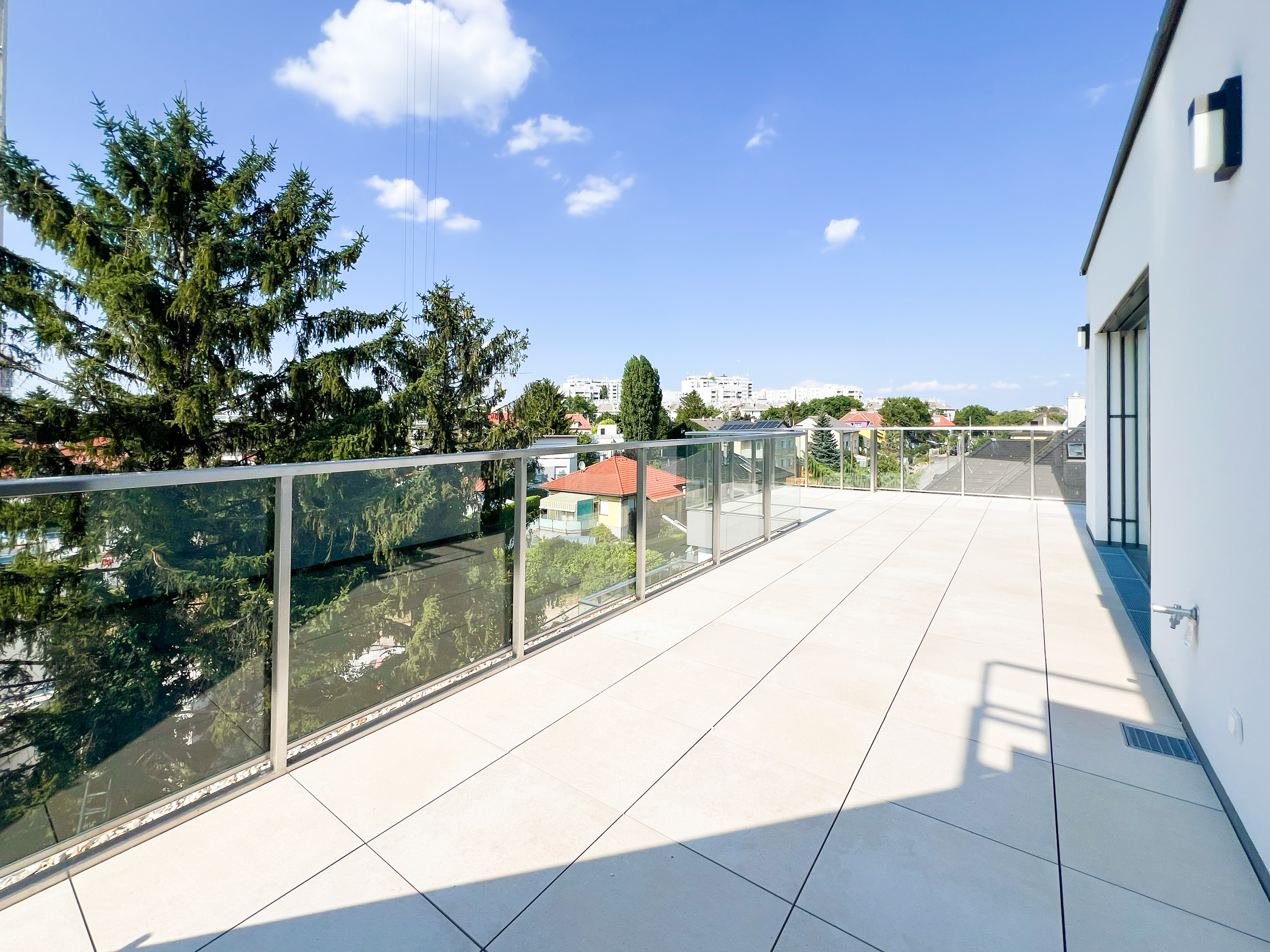 Balkonfoto Paulitschkegasse 2