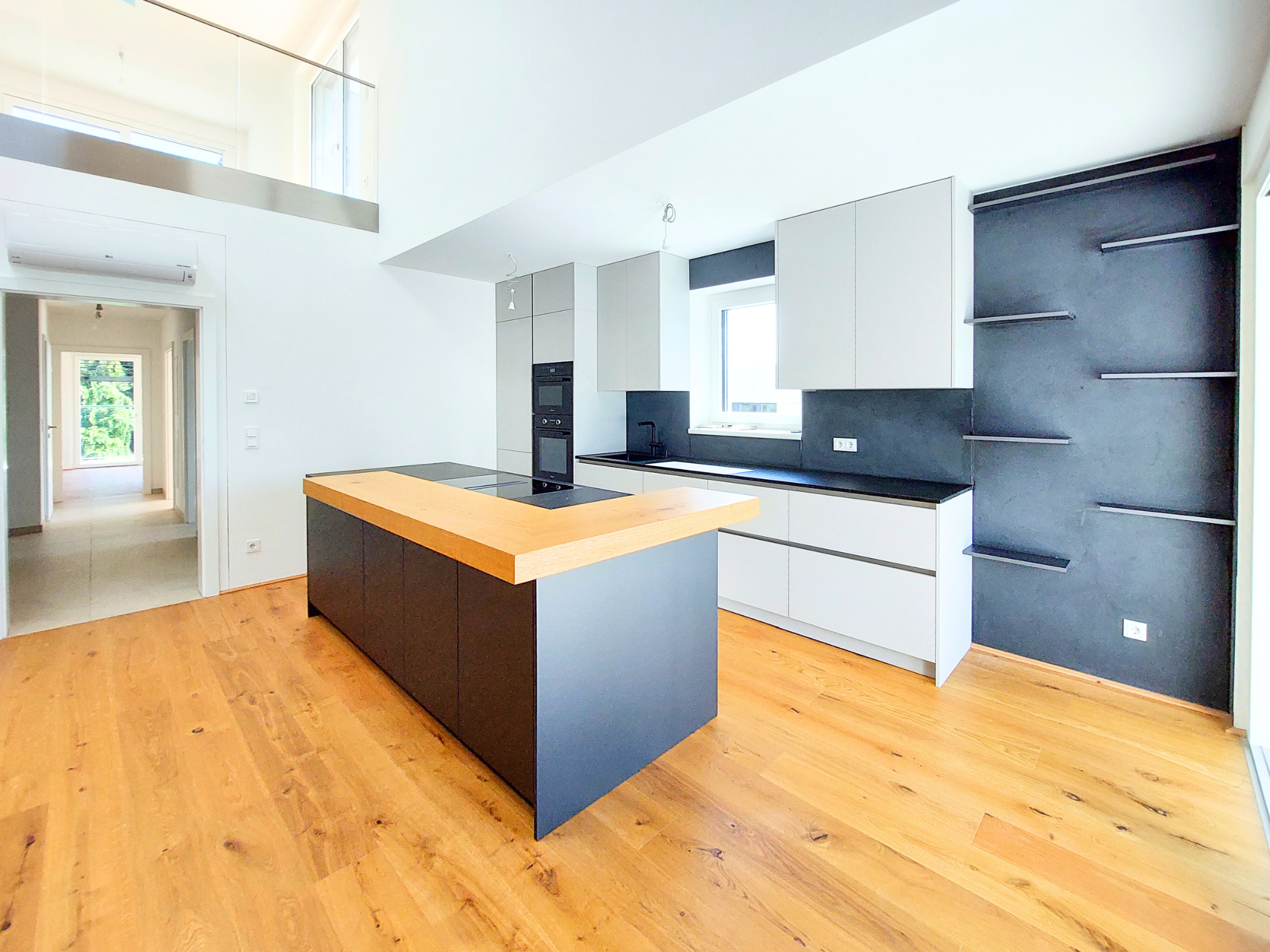 Moderne Küche in einer Glorit-Wohnung